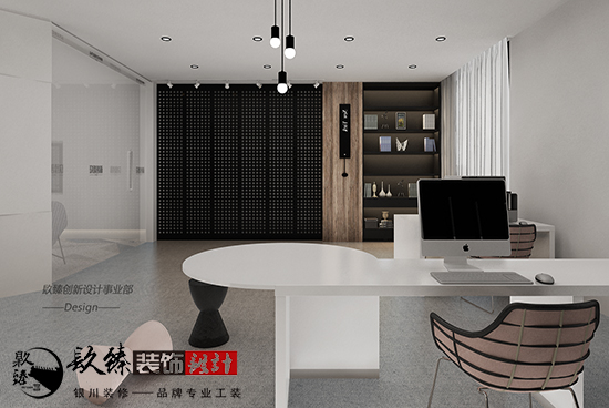 �칫��װ�������ľ��䣬����ĺڰ���